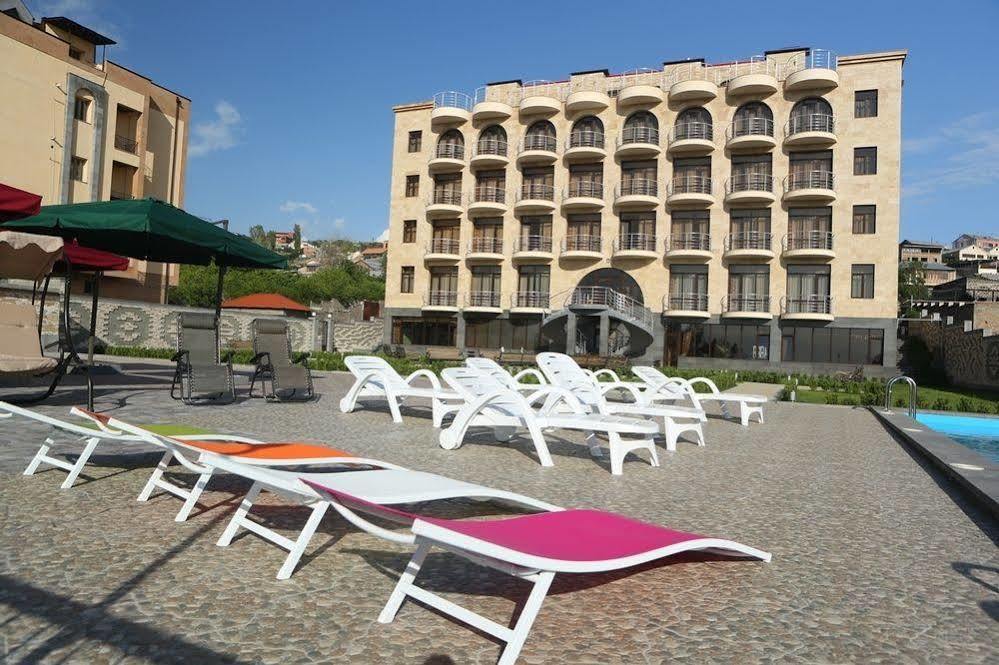 Nare Hotel Yerevan Exterior photo