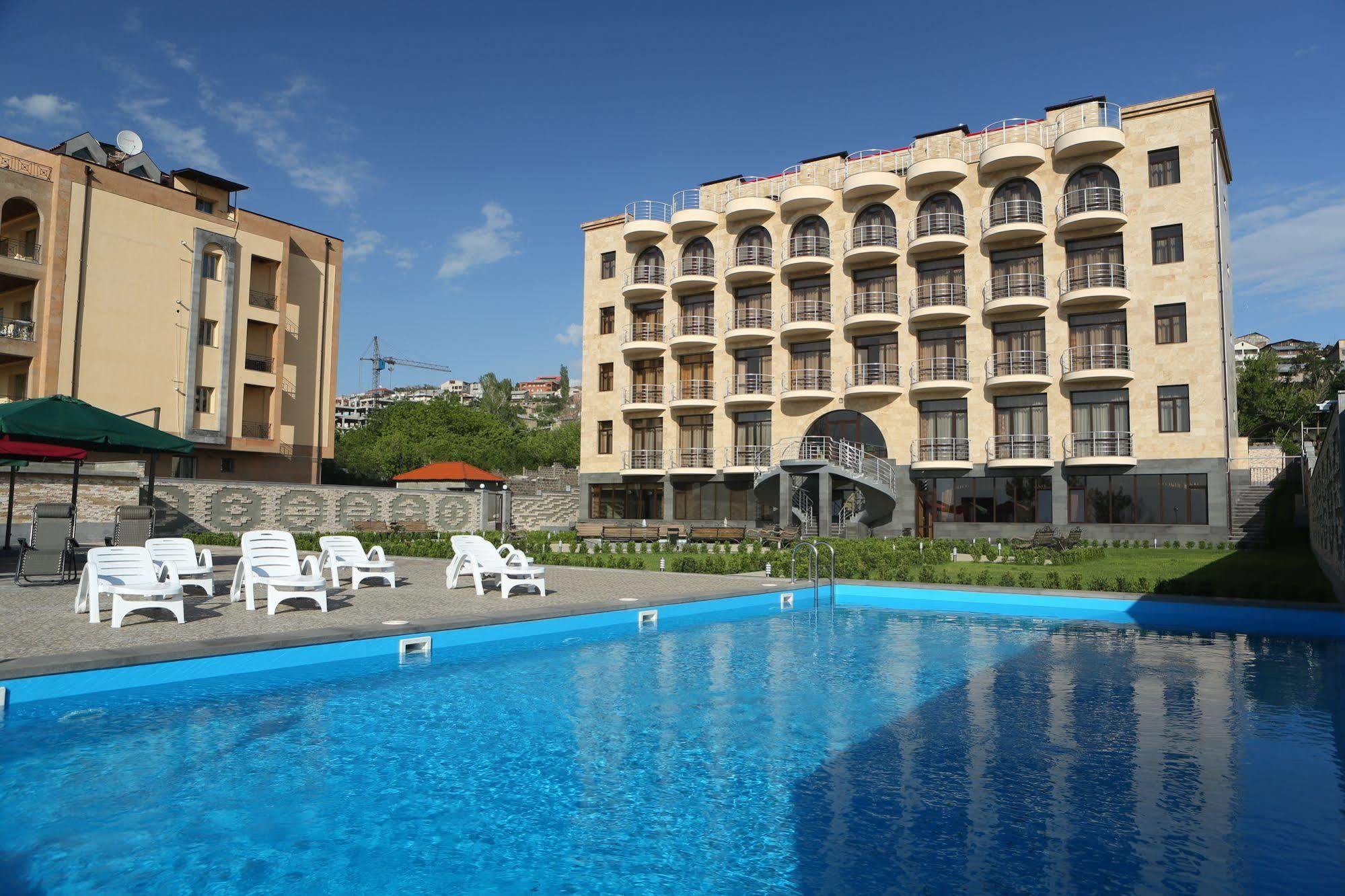 Nare Hotel Yerevan Exterior photo