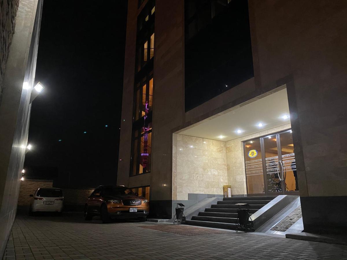 Nare Hotel Yerevan Exterior photo